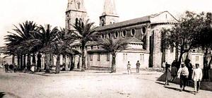 2234- La Calle - Place et Eglise2